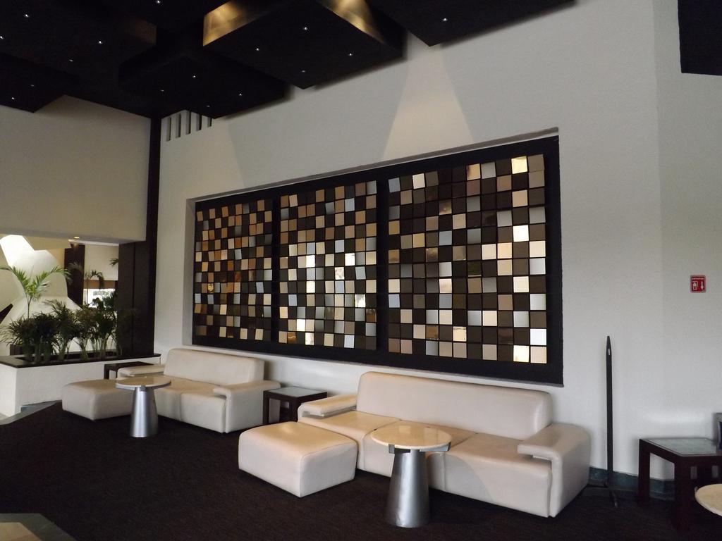 로열 페드레갈 호텔 멕시코 시 외부 사진 The interior of the lounge